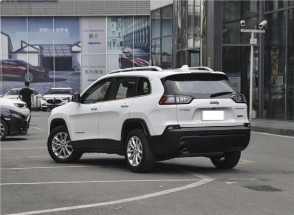 自由光 2019款 2.0L 两驱优享版 国VI 外观   斜后