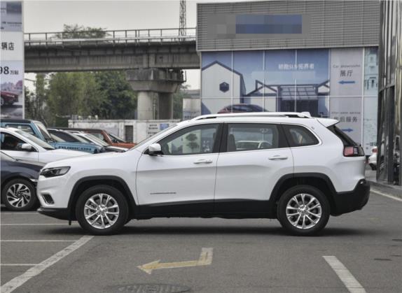 自由光 2019款 2.0L 两驱优享版 国VI 外观   正侧