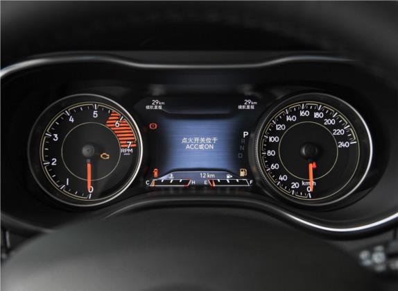 自由光 2019款 2.0L 两驱优享版 国V 中控类   仪表盘