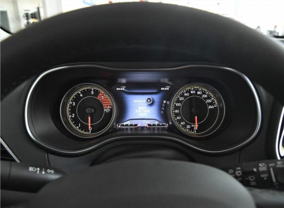 自由光 2020款 2.0T 两驱领先版 中控类   仪表盘