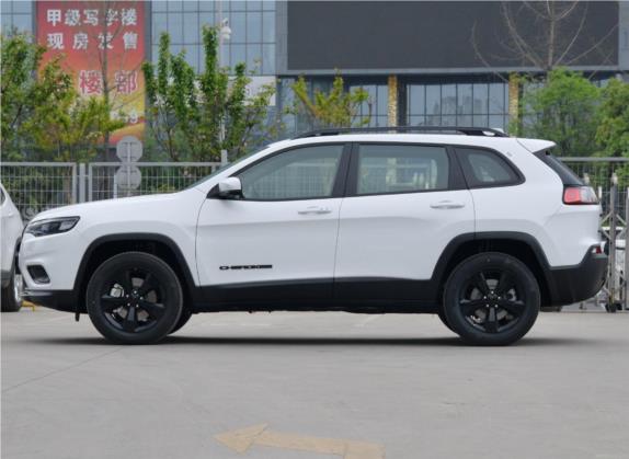 自由光 2020款 2.0T 四驱夜鹰版 外观   正侧
