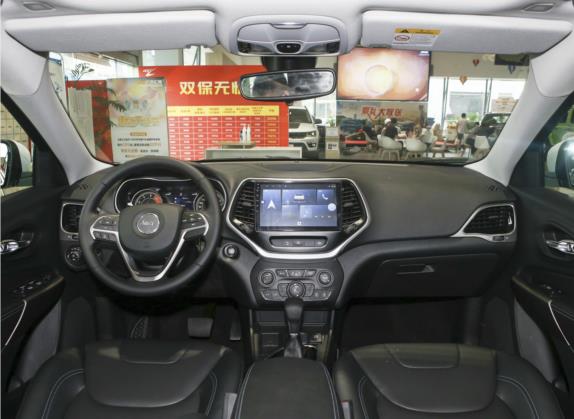 自由光 2020款  2.0L 两驱安全升级版 中控类   中控全图