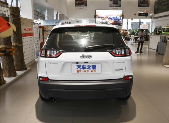 自由光 2020款  2.0L 两驱安全升级版 外观   正后