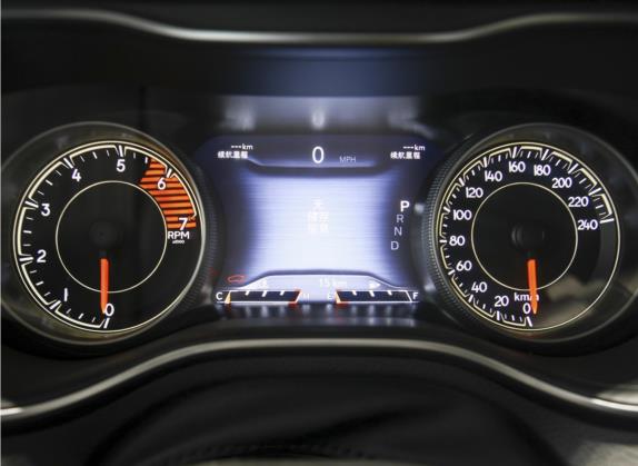 自由光 2020款  2.0L 两驱安全升级版 中控类   仪表盘
