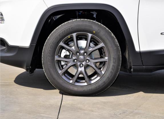 自由光 2020款 2.0L 两驱经典运动版 其他细节类   前轮