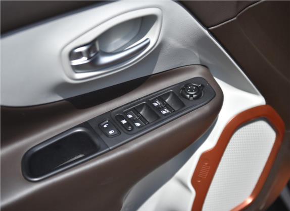 自由侠 2016款 1.4T 自动智能版 车厢座椅   门窗控制