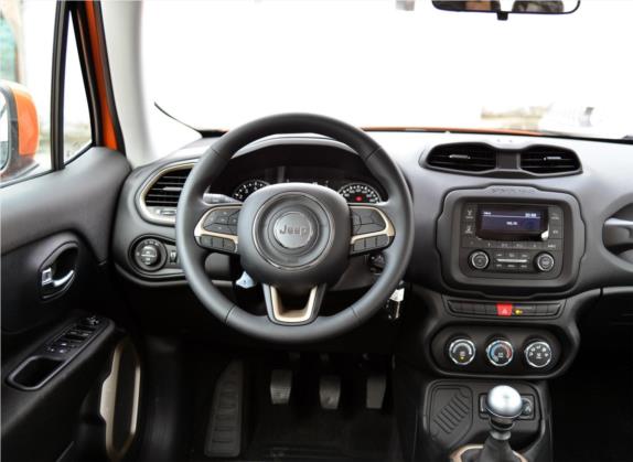 自由侠 2016款 1.4T 手动动能版 中控类   驾驶位