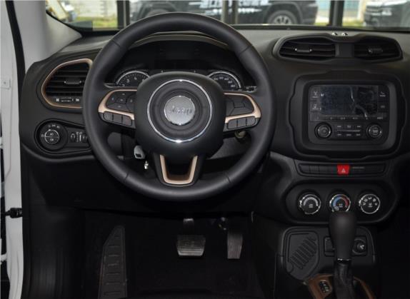 自由侠 2016款 1.4T 自动动能版 中控类   驾驶位