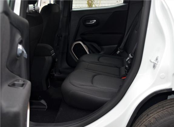 自由侠 2016款 1.4T 自动动能版 车厢座椅   后排空间