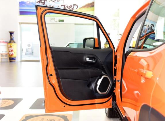 自由侠 2016款 1.4T 自动高能版 车厢座椅   前门板