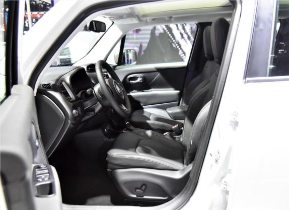 自由侠 2019款 220T 自动四驱精英版 车厢座椅   前排空间