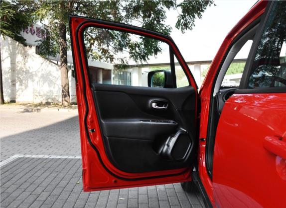 自由侠 2019款 220T 自动精英版 车厢座椅   前门板