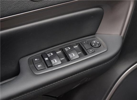 指挥官 2018款 2.0T 两驱进享版 国VI 车厢座椅   门窗控制