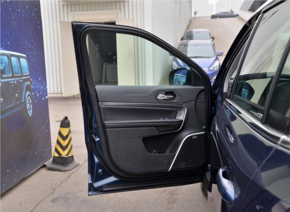 指挥官 2018款 2.0T 四驱智享版 国VI 车厢座椅   前门板