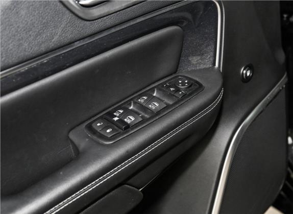 大指挥官PHEV 2020款 2.0T 插电混动精英版 车厢座椅   门窗控制