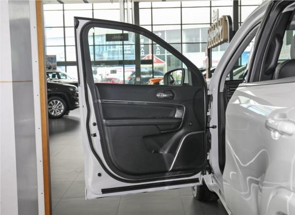 大指挥官PHEV 2020款 2.0T 插电混动精英版+自动驾驶智慧包 车厢座椅   前门板