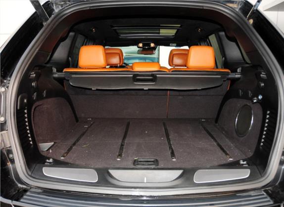 大切诺基 SRT 2014款 6.4L SRT8 车厢座椅   后备厢