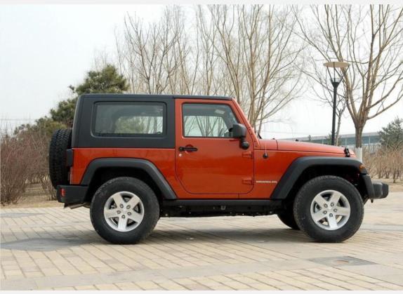 牧马人 2009款 3.8L Rubicon 两门版 外观   正侧