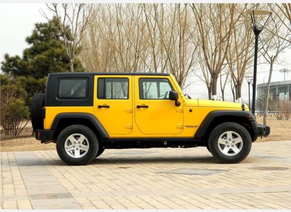 牧马人 2009款 3.8L Rubicon 四门版 外观   正侧