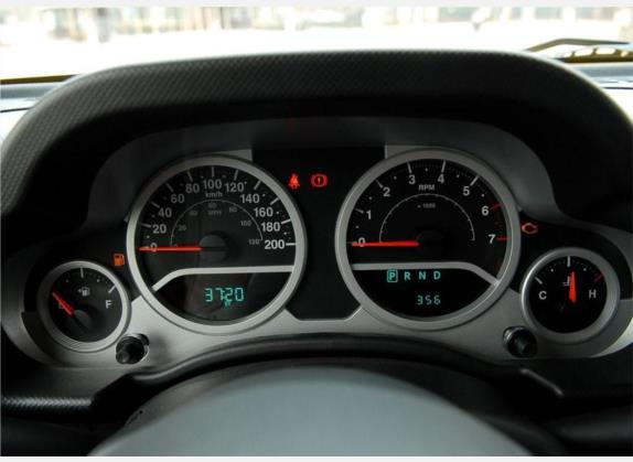牧马人 2009款 3.8L Rubicon 四门版 中控类   仪表盘