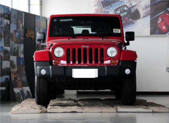 牧马人 2011款 3.8L Sahara 四门版 外观   正前