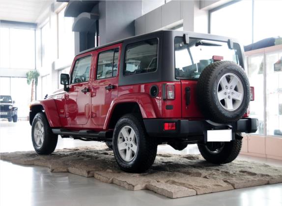 牧马人 2011款 3.8L Sahara 四门版 外观   斜后