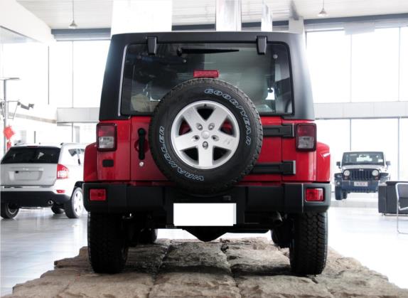 牧马人 2011款 3.8L Sahara 四门版 外观   正后
