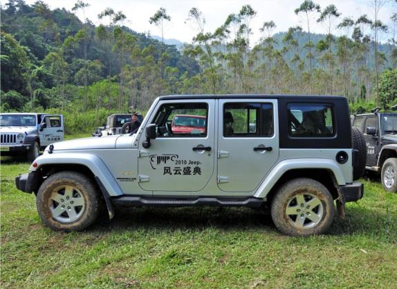牧马人 2011款 3.8L Sahara 四门版 外观   正侧