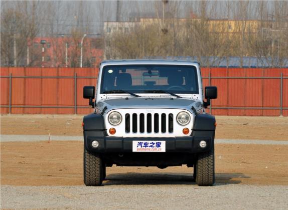 牧马人 2011款 3.8L Rubicon 两门版 外观   正前