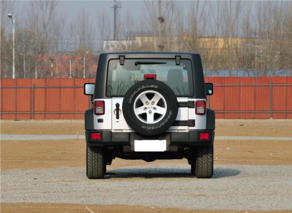 牧马人 2011款 3.8L Rubicon 两门版 外观   正后