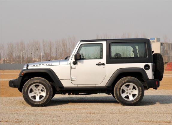 牧马人 2011款 3.8L Rubicon 两门版 外观   正侧