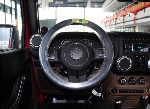 牧马人 2011款 3.8L Rubicon 四门版 中控类   驾驶位