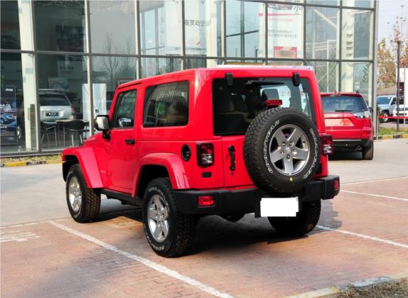 牧马人 2012款 3.6L Rubicon 两门版 外观   斜后