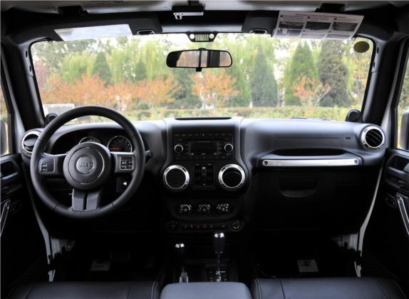 牧马人 2012款 3.6L Rubicon 四门版 中控类   中控全图