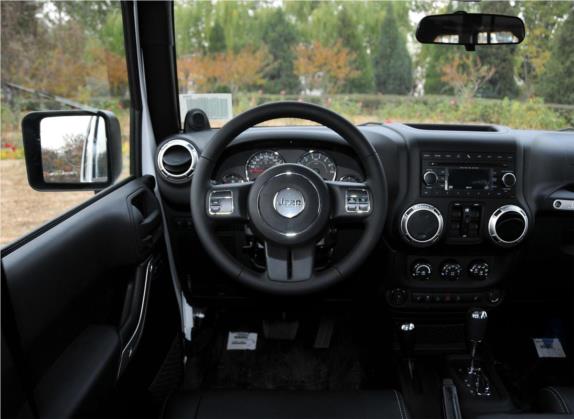 牧马人 2012款 3.6L Rubicon 四门版 中控类   驾驶位