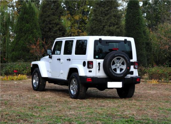 牧马人 2012款 3.6L Rubicon 四门版 外观   斜后