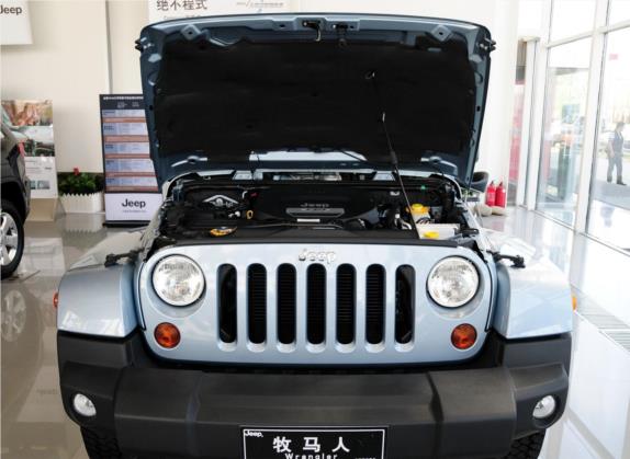 牧马人 2012款 3.6L Sahara 极地版 其他细节类   发动机舱