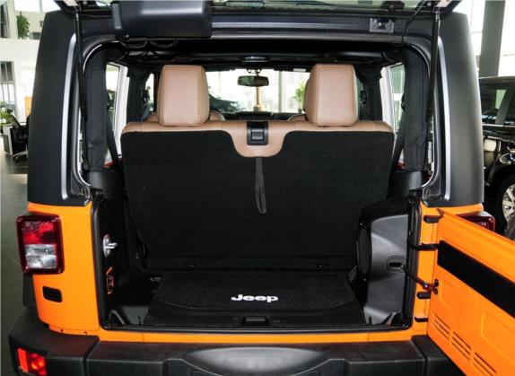 牧马人 2013款 3.6L Rubicon 两门版 车厢座椅   后备厢