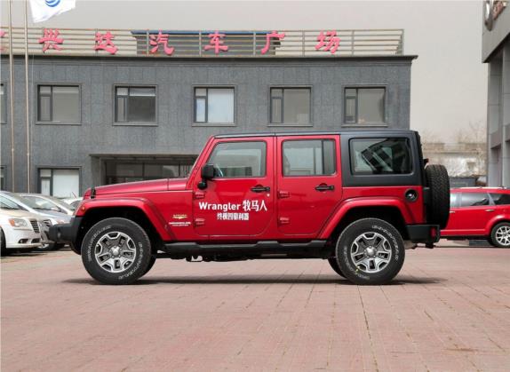 牧马人 2013款 3.6L Sahara 四门版 外观   正侧