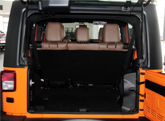 牧马人 2013款 3.6L Rubicon 四门版 车厢座椅   后备厢