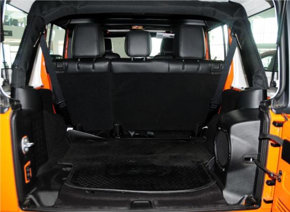牧马人 2013款 3.6L 四门摩崖特别版 车厢座椅   后备厢