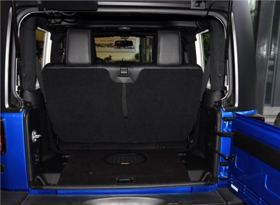 牧马人 2015款 3.6L Rubicon 两门版 车厢座椅   后备厢
