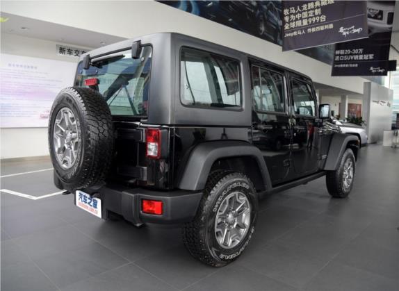 牧马人 2015款 3.6L Rubicon 四门版 外观   斜后