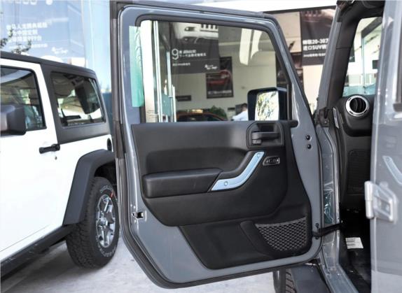牧马人 2015款 3.0L Sahara 四门舒享版 车厢座椅   前门板