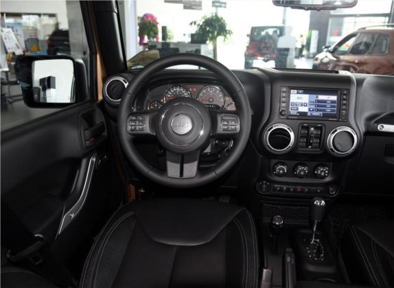 牧马人 2015款 3.6L Rubicon 四门舒享版 中控类   驾驶位