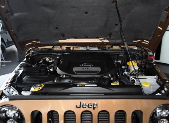 牧马人 2015款 3.6L Rubicon 四门舒享版 其他细节类   发动机舱