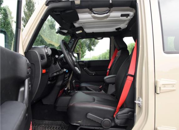 牧马人 2017款 3.6L Rubicon Recon 十年限量珍藏版 车厢座椅   前排空间
