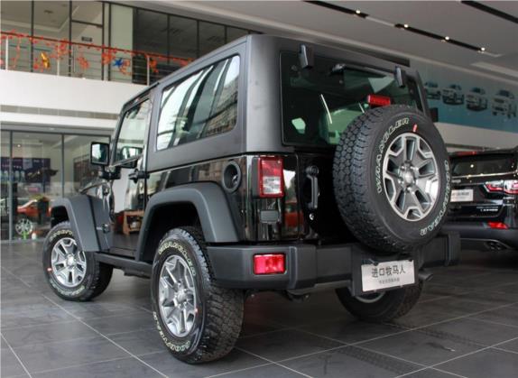 牧马人 2017款 3.6L Rubicon 两门舒享版 外观   斜后