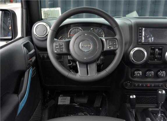 牧马人 2017款 3.6L Rubicon 四门舒享版 中控类   驾驶位
