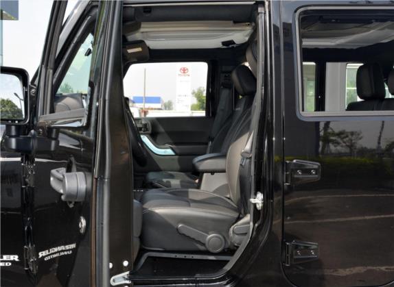 牧马人 2017款 3.6L Rubicon 四门舒享版 车厢座椅   前排空间
